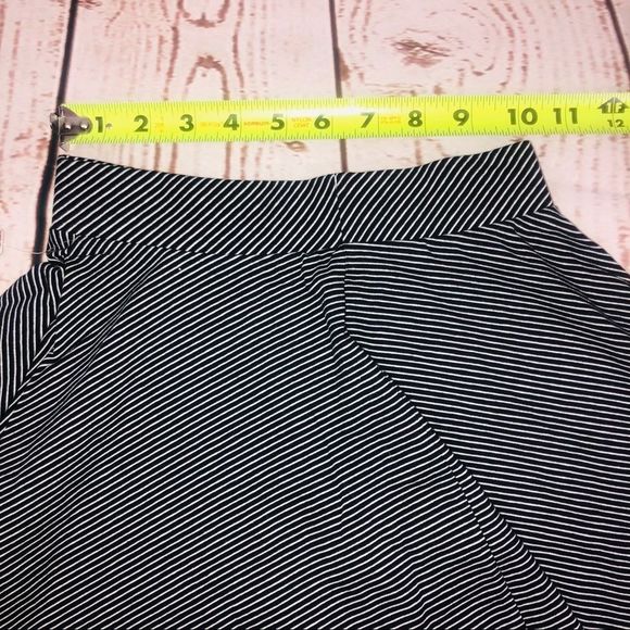 New S.O. Striped Junior’s Skater Mini Summer Skirt X-Small - Picture 6 of 8